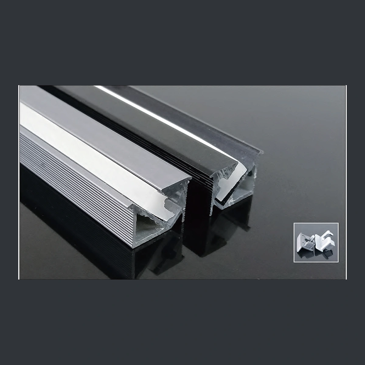 GD-007 recessed LED aluminum profile showing an inclined light bed within a ribbed section with diffuser and catalogue finish examples.